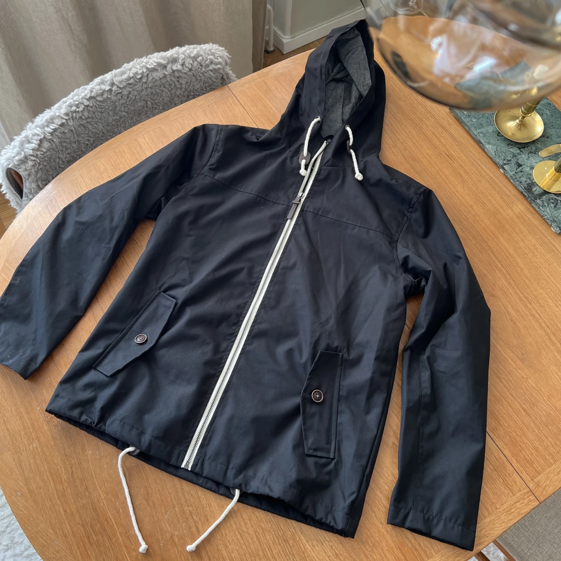 Stilren vindjacka (svart) - 90