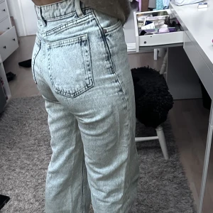 Jeans - De har tecken på användning, köparen står för frakten ♥️