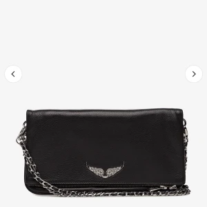 Zadig väska - Säljer min svarta Zadig väska för 1500kr priset kan diskuteras. Fick den av min vän som använt den mindre än 3 gånger sjölv har jag inte använt den så det är väldigt bra skick.