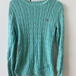 Ralph lauren tröja - Ralph Lauren tröja i en fin och unik färg! Säljer då jag växt ur den⭐️⭐️