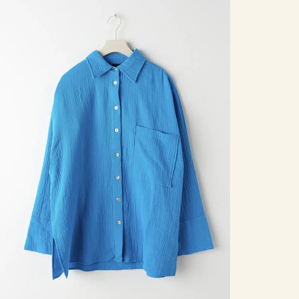 Säljer denna slutaålda skjorta från Gina tricot Aldrig använd🩷. Skjortor.