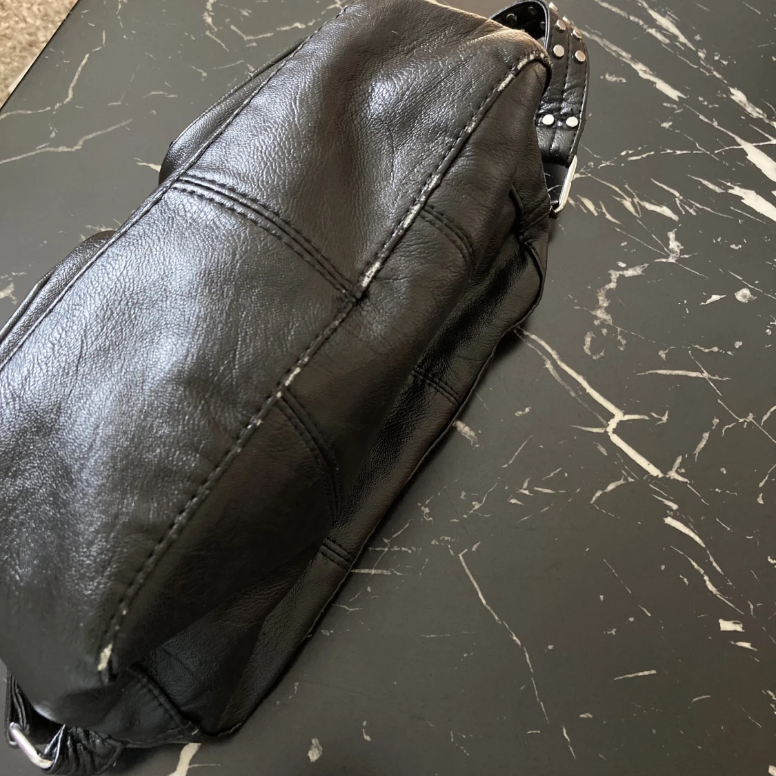 Noella Nunoo Väska Axelremsväska Svart Nitar  - 91