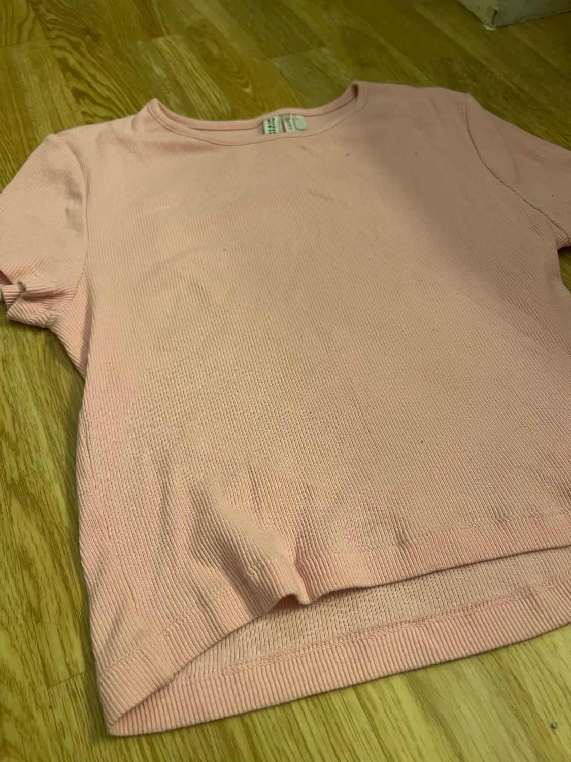 Rosa lite kortare t-shirt