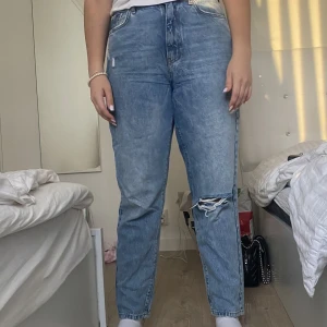 Jeans från Gina tricot  - Storlek 38, använt 4-5 gånger sitter löst 