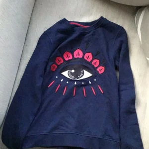 Kenzo tröja - Oanvänd tröja från kenzo Paris 💕coolt och unikt motiv ❤️