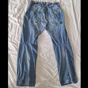 Lågmidjade G-star jeans - Lågmidjade, långa och adjustable på midjan jeans från G-star Mycket bra skick Möts upp i Stockholm  Pris kan diskuteras💕