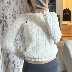 Stickad ralph lauren tröja - Så fin tröja från ralph lauren! Bra skick. 