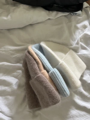 Mössor  - Endast en blå kvar, 299kr/st Kashmirmix och bomull! 