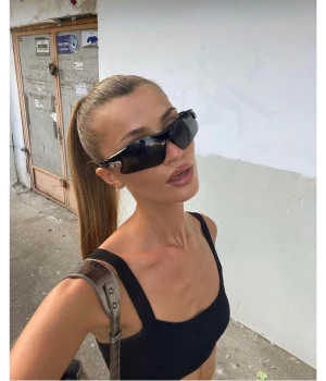 Solglasögon Wordless - Slutsålda solglasögon från Wordless. De är oanvända och förpackning och glasögonskydd finns kvar