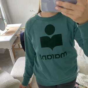 Isabel Marant tröja - En jättesnygg collage tröja från Isabel Marant tröja i storlek 36