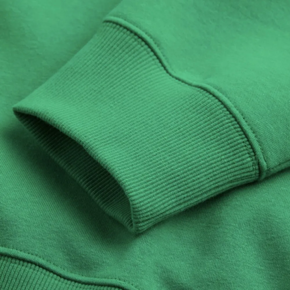 Oanvänd oversized tröja från HM. Jättefin grön färg. . Tröjor & Koftor.