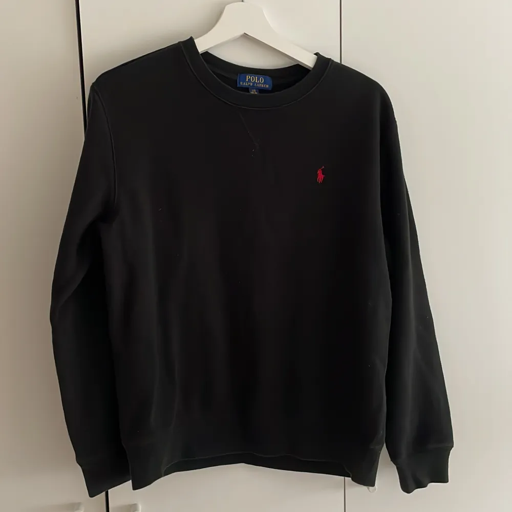 Snygg svart sweatshirt från Ralph Lauren. Tröjor & Koftor.