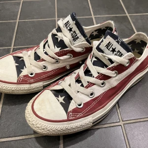 Converse - Låga converse, använda men i bra skick