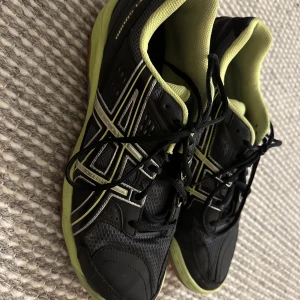Asics Gel Squad - Använda men i bra skick. Nypris kring 1000:-