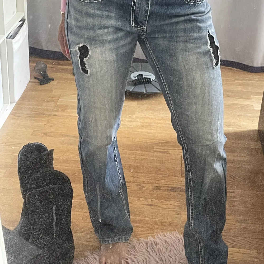 Coola jeans som tyvär inte kommer till användning längre!. Jeans & Byxor.