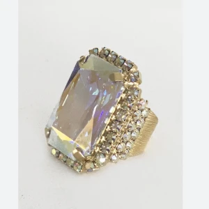 Caroline Svedbom Ring - Säljer min vackra ring från Caroline Svedbom🩷Justerbar storlek Slutsåld Använd få gånger så i nyskick Nypris 1295kr