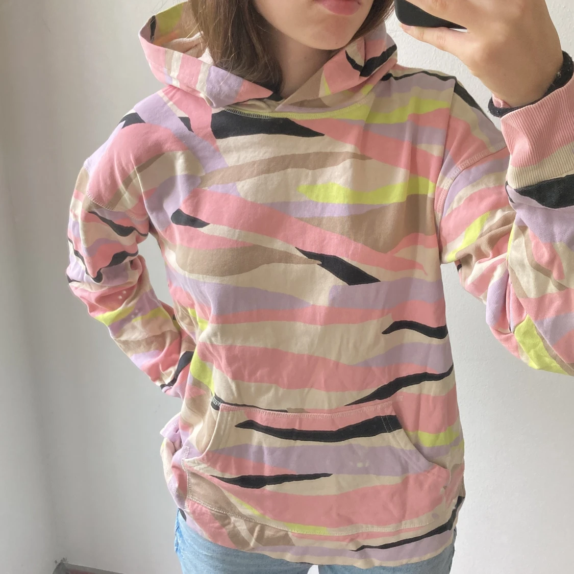 Färgglad hoddie från Lindex