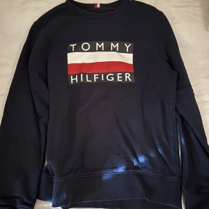 Tröja - Säljer min Tommy Hilfiger