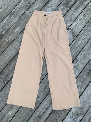 Kostymbyxor - Säljer pga att de inte passar längre 