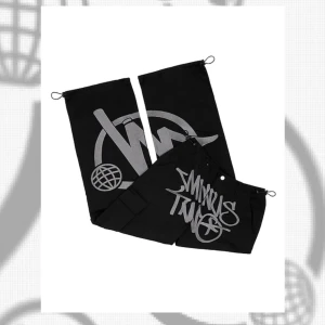 Minus Two Convertable Cargos - Storleken är aningen för stor för mig (183cm).  Aldrig använda bara provade. 