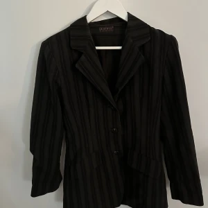 Randig kavaj - Randig figursydd kavaj 