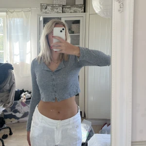 Croppad topp - Croppad stickad topp från zara, väldigt fint skick