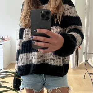 Jeansshorts  - Perfekta shortsen från Levi’s. Knappt använda, lågmidjade