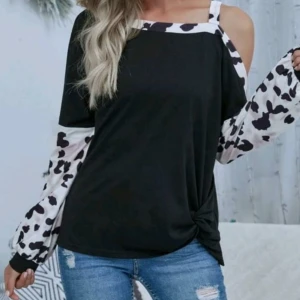 Exklusiv tröja - En mycket fin tröja som passar till olika evenemang även vardaglig. Den är använd 3 gånger så är nästan ny.  Storlek xl men även smalare kan ha den för en 'ledig stil'.  