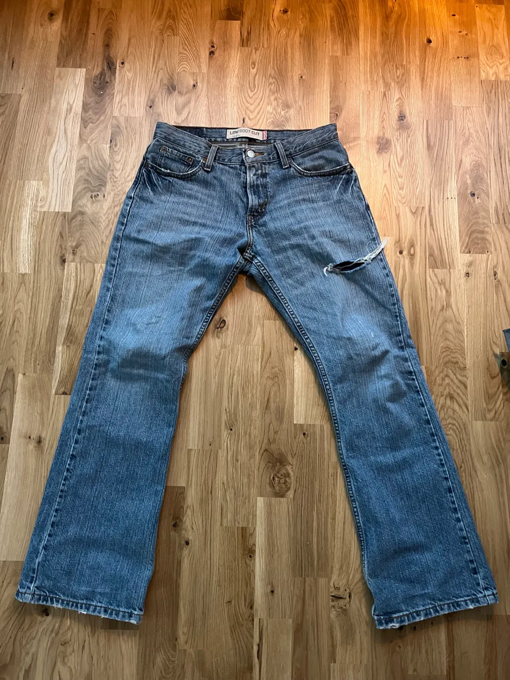 Levis 527 low bootcut jeans W30 L30 Vintage skick . Jeans & Byxor.