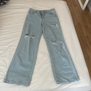 Madlady jeans stl: w: 34 L:30 - Kanppt använda, fint skick, 250kr +frakt 