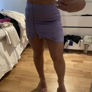 Kjol - Lila kort kjol