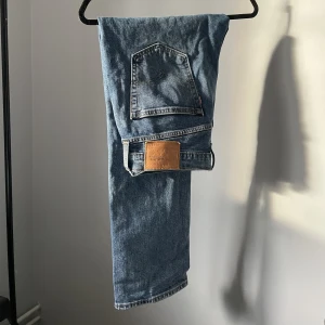 Levi’s jeans - 514 Levi’s jeans Storlek, 33/32 Skick 8/10 Säljer för att de är för korta. 