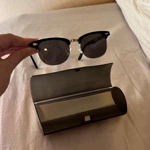 Sunglasses  - Oanvänd 