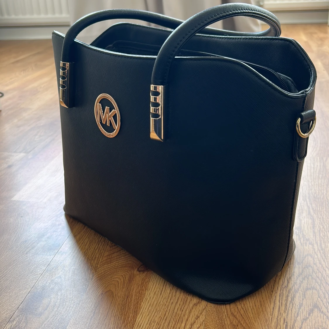 Michael kors väska  - 91