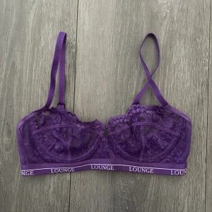 Lounge bralett - Superfin bralett från lounge i storlek 75C men passar som en xs💕 oanvänd