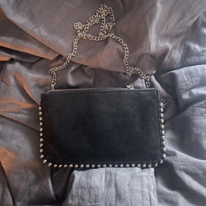 söt väska  - intressekoll på min fina väska💋 kom med prisförslag om du är intresserad😙😙