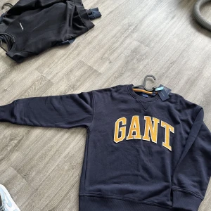 Gant tröja  - Hej säljer en gant tröja! Storlek 170 Alldrig använd 