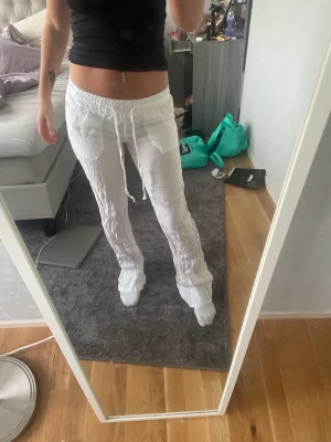 Vita Linnebyxor Chelsea - användt några gånger bara, lite för tajta för mig, storlek XS och jag är 163, nypris var 399