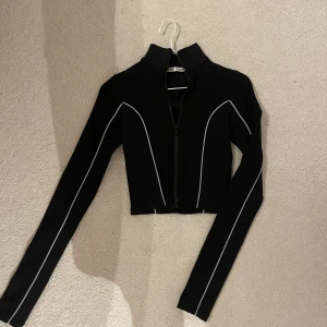 Nicki studios tröja - Nicki studios tröja. Nyskick  Storlek S