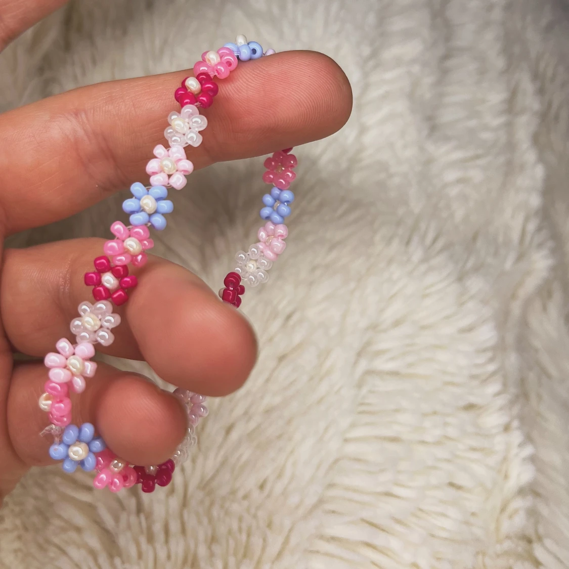 Pärlblomarmband