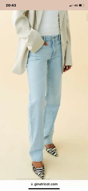 jeans från ginatricot  - storlek 32