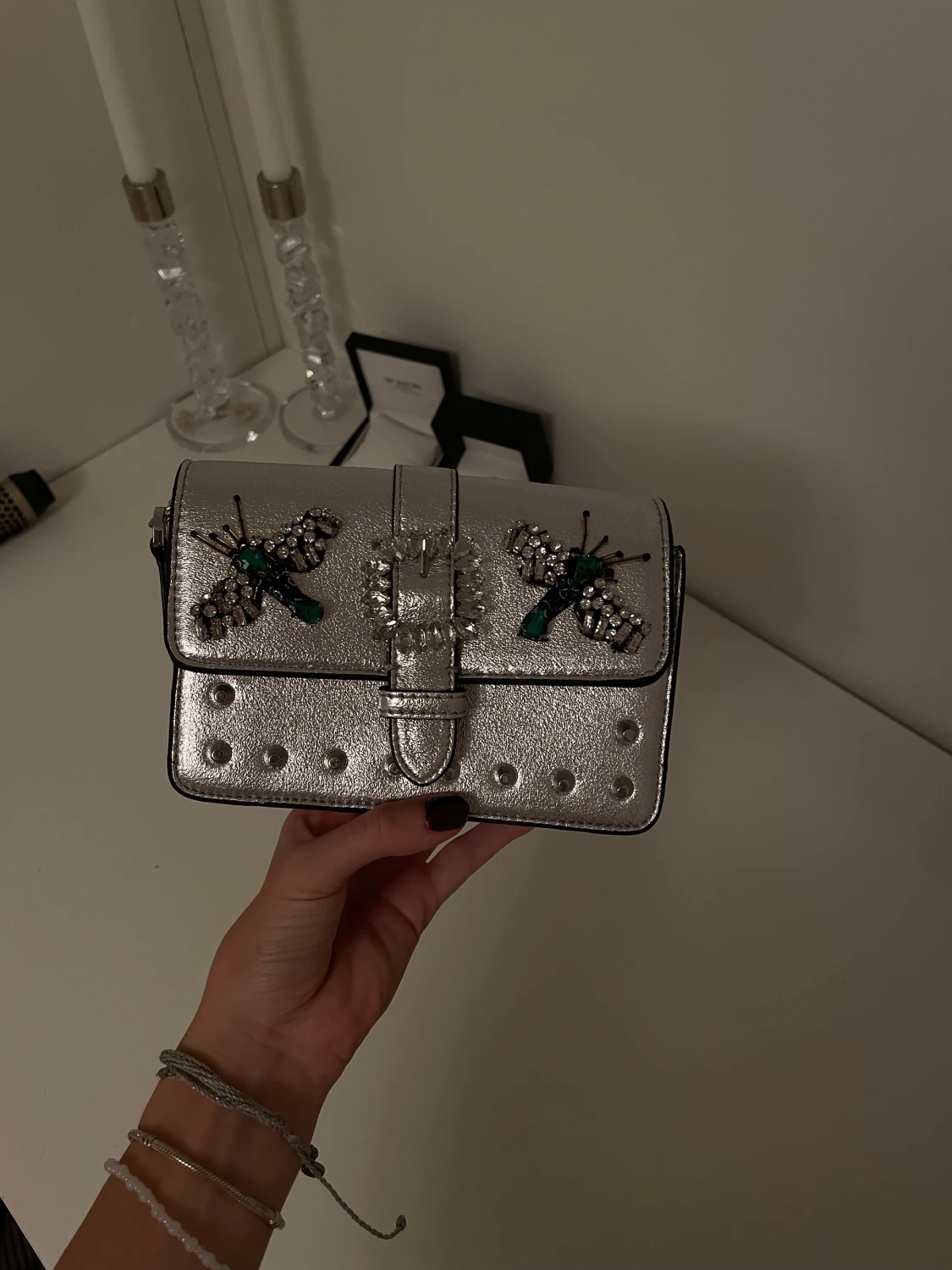 Silvrig unik väska🩶💚