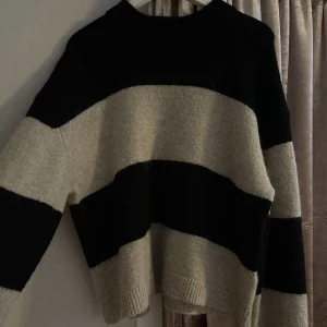 Tröja Gina Tricot  - Tröja från Gina Tricot i mycket bra skick 