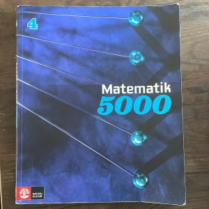 Matematik 4 : 5000 - En matematik bok i bra skick! Kurs 4 på gymnasienivå.