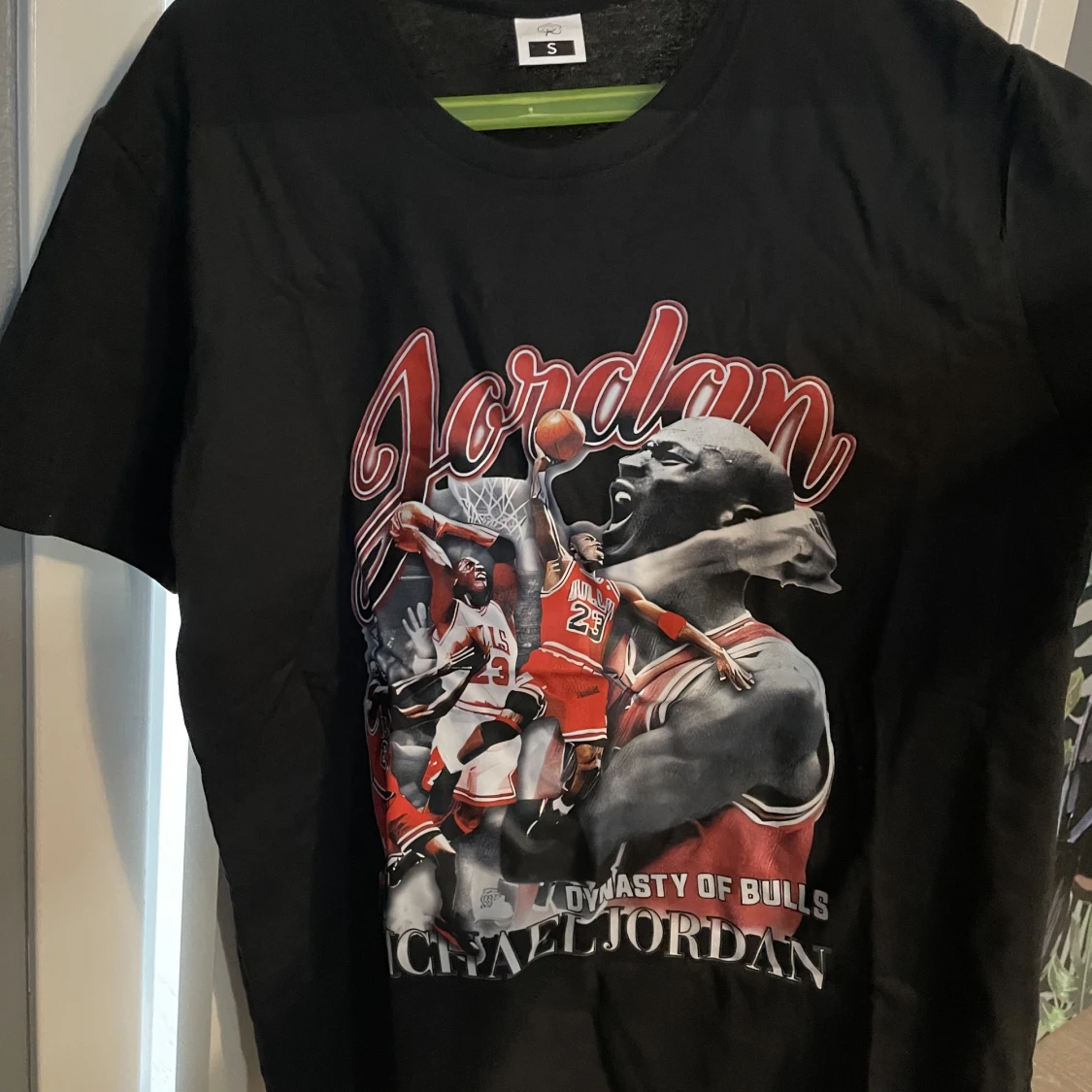 Micheal Jordan graphic tee  - 90