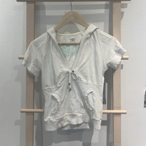 Supersöt HM sport tröja med huva! - Säljer denna gulliga tröjan från HM sport! Hör av dig för fler bilder🥰