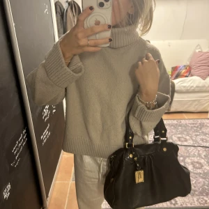 Stickad tröja - Jättefin tröja från hm 