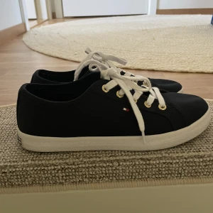 Tommy hilfiger - Storlek 39