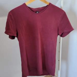 Vinröd T-shirt 
