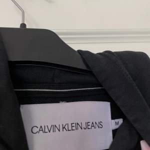 Säljer en skön Calvin Klein hoddie 